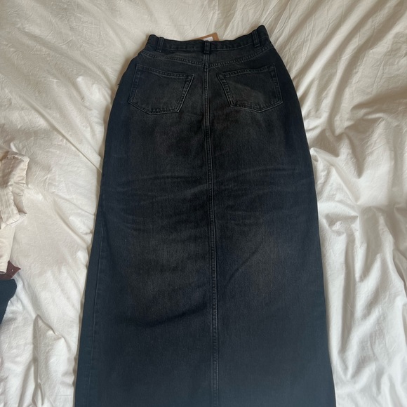 Reformation - Nila Long Denim Skirt NWOT Size 25 - Picture 5 of 5